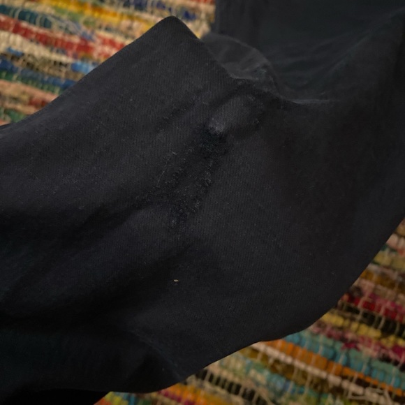 Cute navy blue pants knee area a little worn - Picture 4 of 4